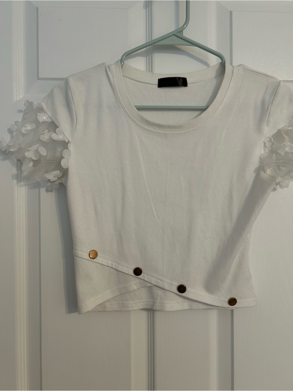 New Style White Crew Neck Tee with Embellished Sleeve